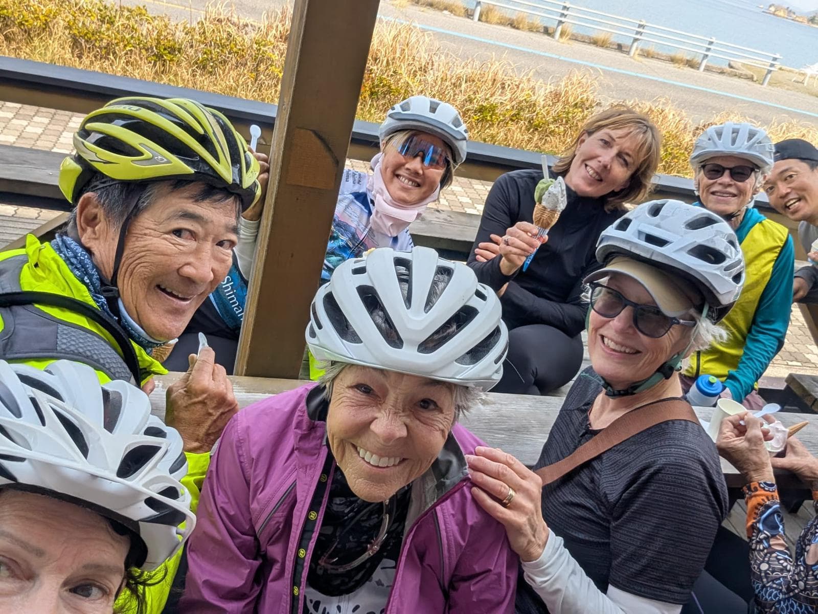 Ice cream break with the tour group